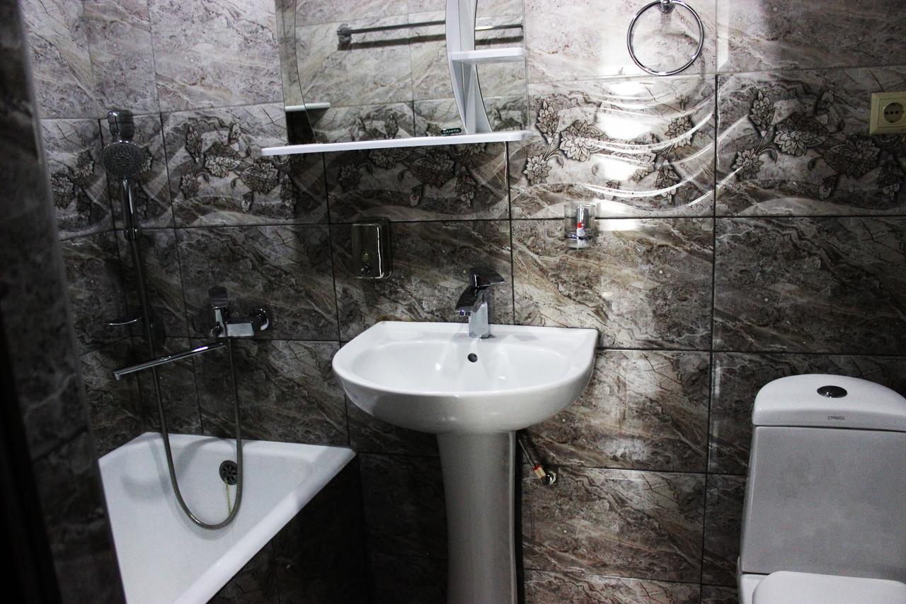 Golden Way Hotell Tbilisi Exteriör bild
