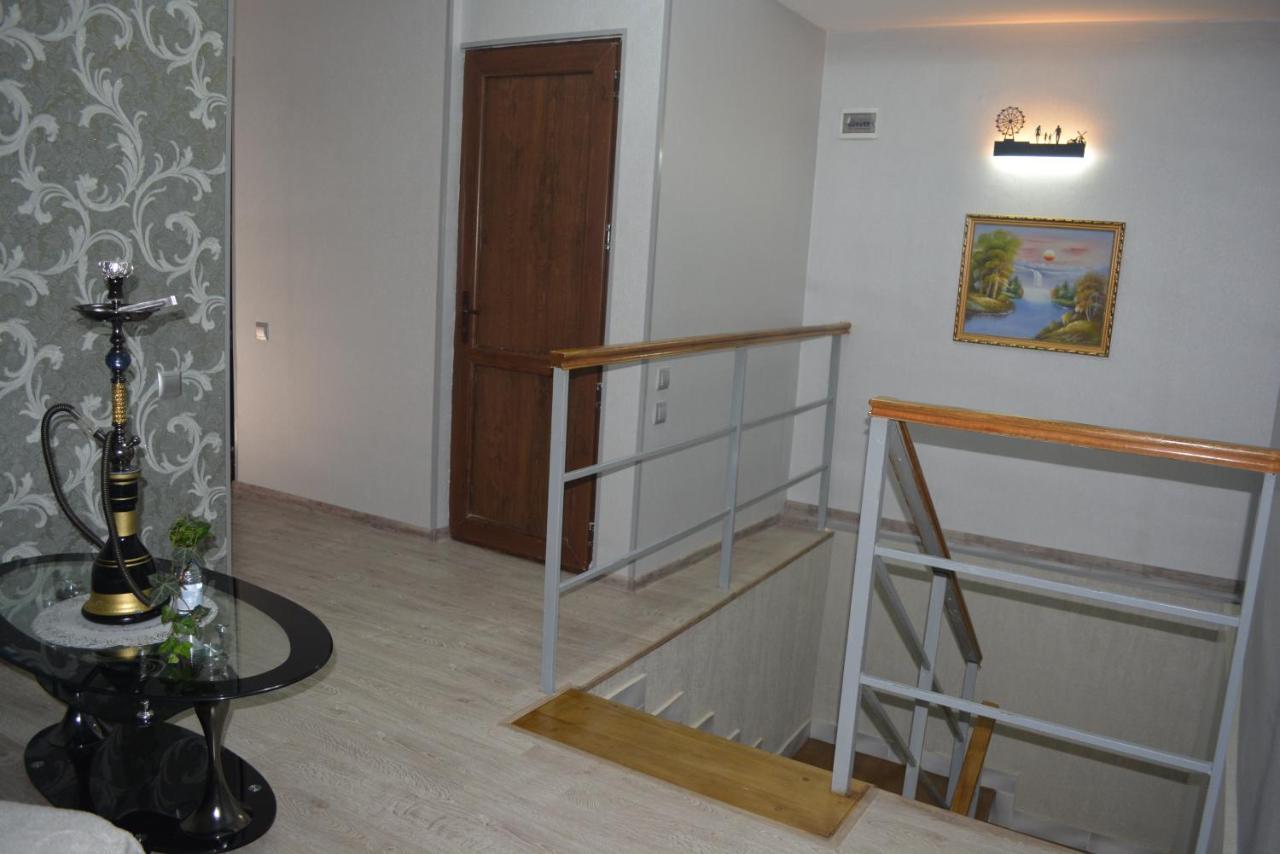 Golden Way Hotell Tbilisi Exteriör bild